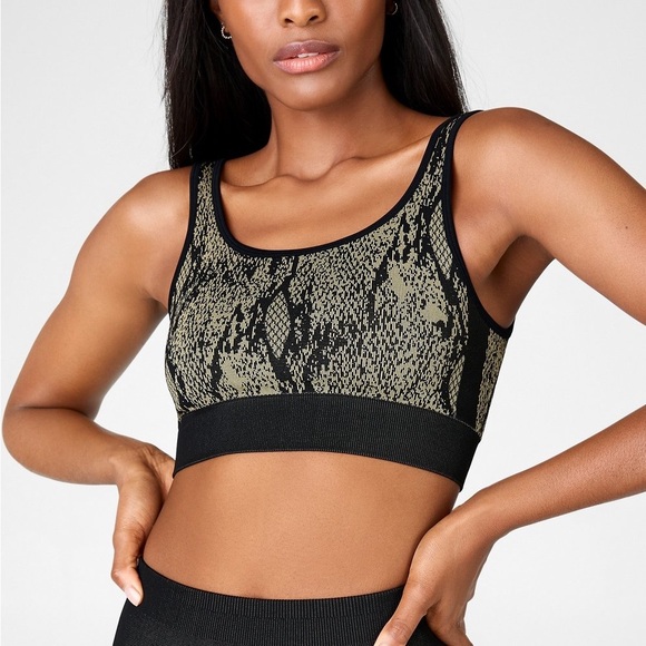 Fabletics Other - Fabletics Kamila Seamless Bra Green Reptilia Black Sports Bra Small